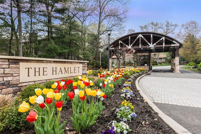 Building Photo - 7 Meadowood Dr