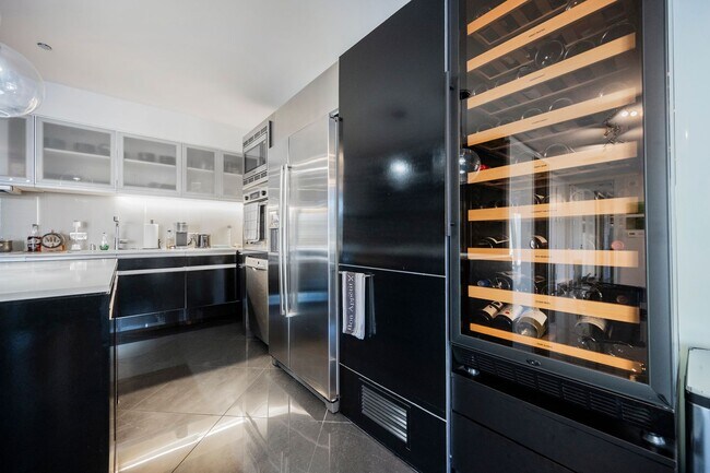 Building Photo - Wake Up to the Las Vegas Skyline – Premium 2-Bedroom Unit with Wall-to-Wall Windows