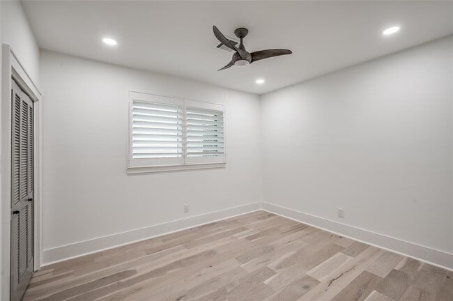 Building Photo - 1326 Sugar Creek Blvd
