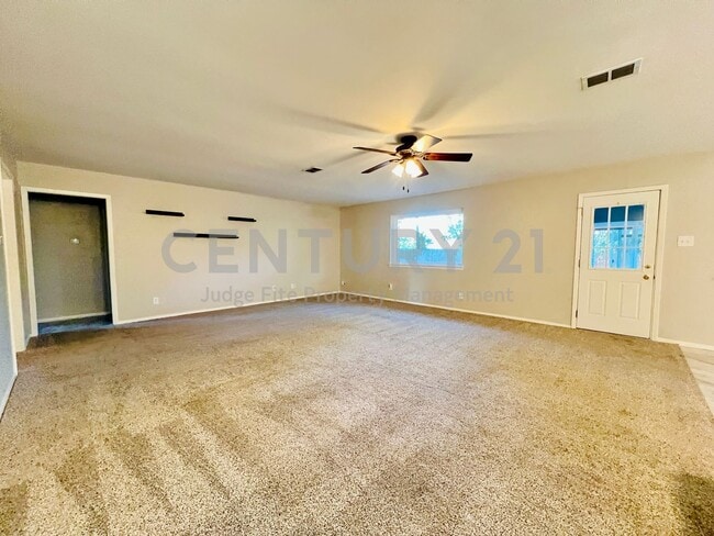 Building Photo - Mid-Century, Modern 3/2/2 with Designer Updates in Fort Worth For Rent!