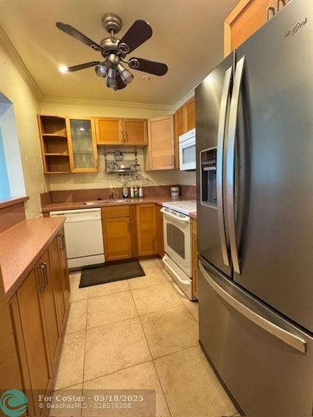 Building Photo - 4990 E Sabal Palm Blvd