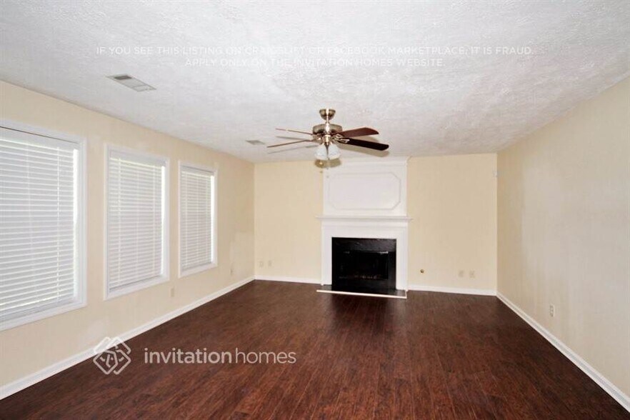 Building Photo - 6521 Carriage Ln