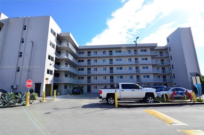 Building Photo - 9911 W Okeechobee Rd