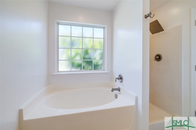 Building Photo - 140 Abigail Cir