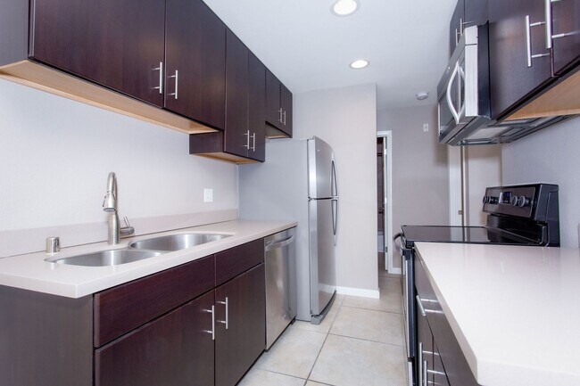 Building Photo - 8TH STREET APARTMENTS