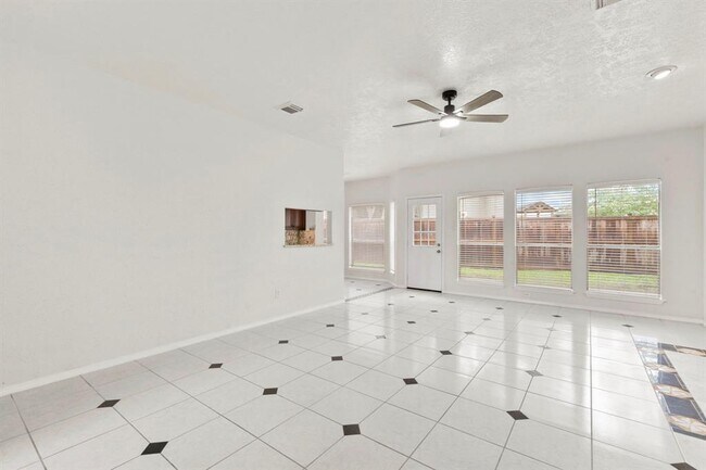 Building Photo - 13902 Danton Falls Dr