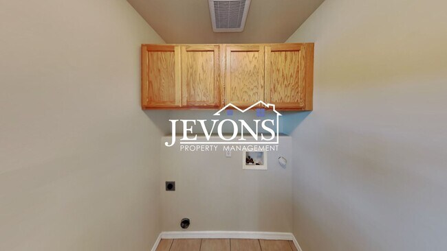 Building Photo - Enjoy this beautiful West Valley home with...