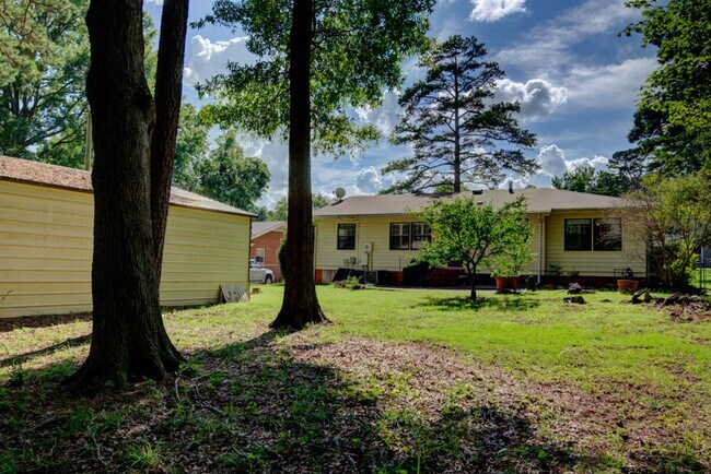 Building Photo - COMING SOON! Your Dream Home Awaits! Gorge...