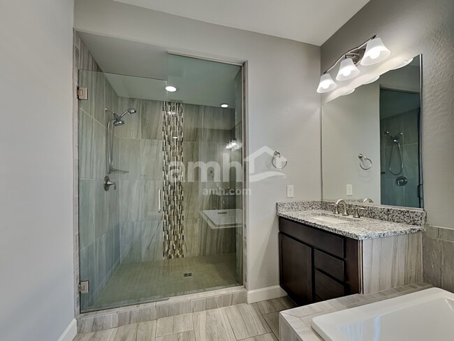 Building Photo - 18256 W Thunderhill Pl