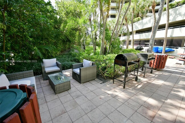 Building Photo - 170 Ocean Ln Dr