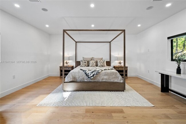 Building Photo - 600 NE 57th St