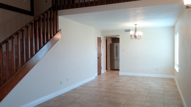 Building Photo - NORTHEAST COLONIAL PARK CONDOMINIUM