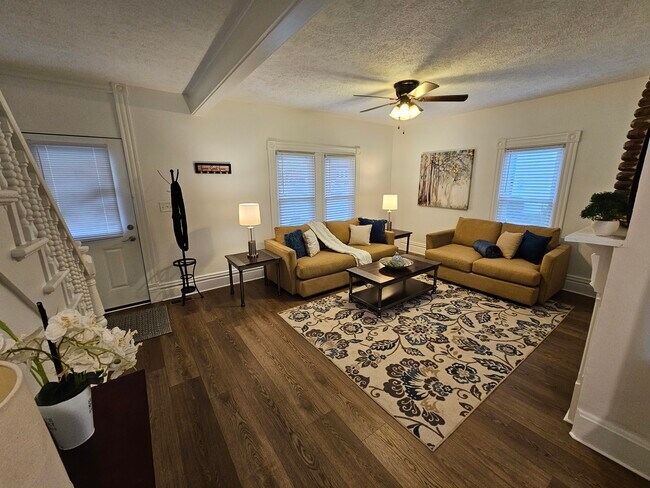 Building Photo - 30 Vincennes Ave