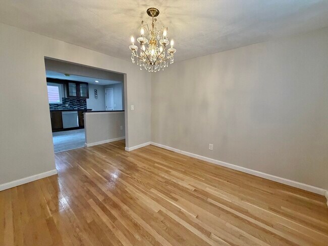 Building Photo - 39 Townly Rd
