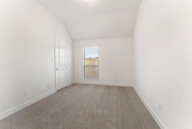 Building Photo - 26545 Pioneer Pointe Ct