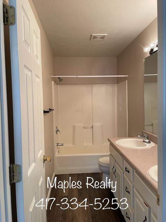 Building Photo - 3 Bedroom, 2 1/2 Bathroom Patio Home in Woodland Estates