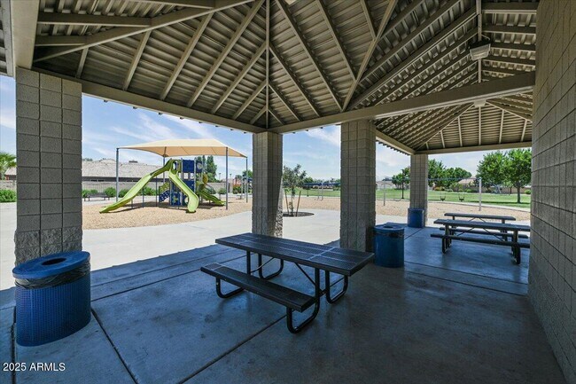 Building Photo - 13383 W Alvarado Dr
