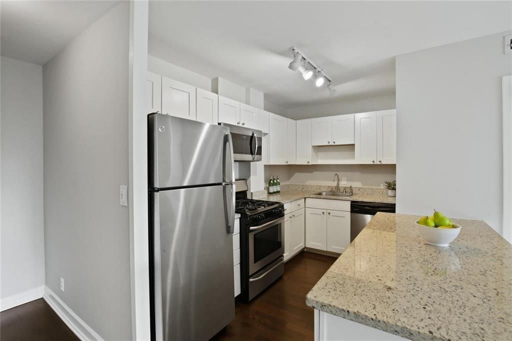 Building Photo - 2285 Peachtree Rd