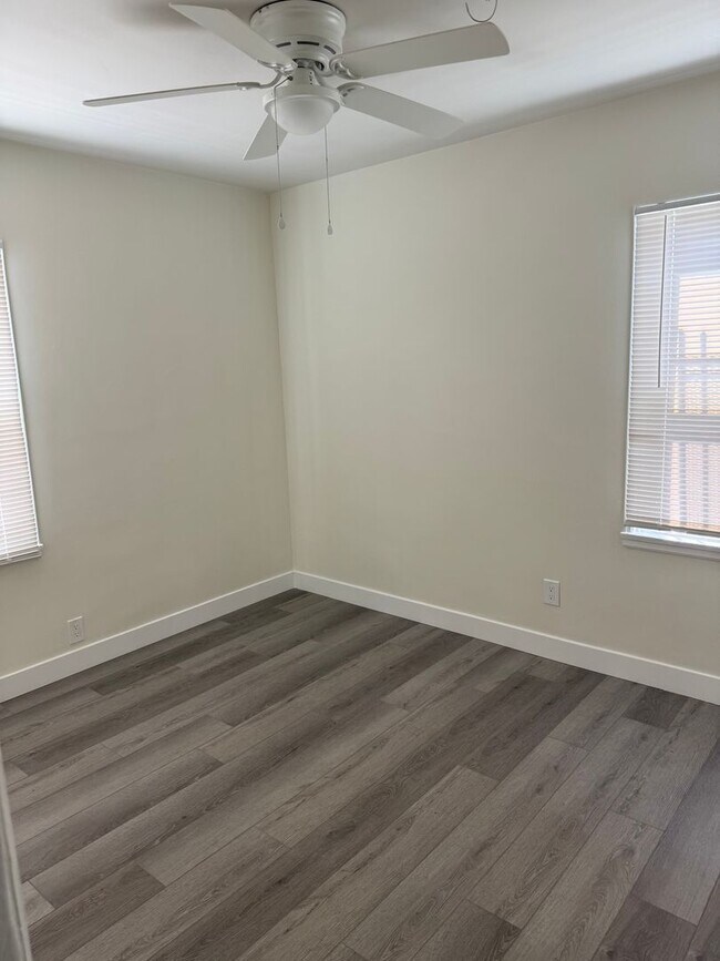 Building Photo - FOR RENT — COMPLETELY REMODELED Apartment