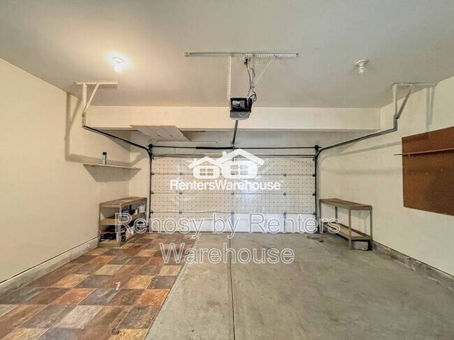 Building Photo - 601 Whisper Walk