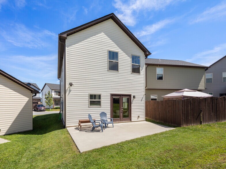 Building Photo - 84 Cardwell Ln