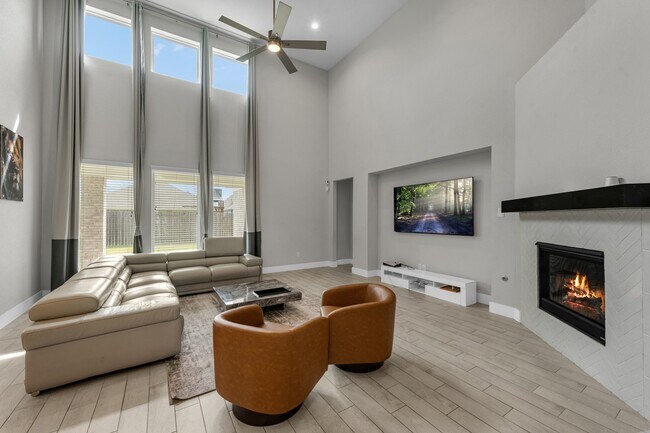 Building Photo - 1569 Sunrise Gables Dr