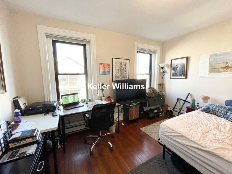 Building Photo - 60 Empire St