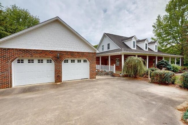 Building Photo - 168 Stewart Hills Dr
