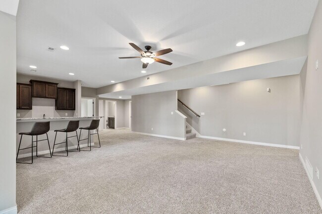 Building Photo - 1605 Labrador Dr