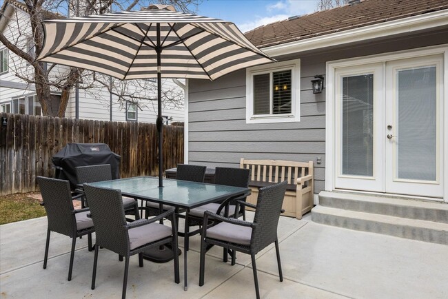 Building Photo - Beautifully updated 4Bd/3Ba Arvada Home