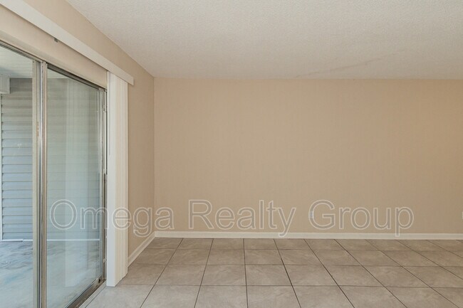 Building Photo - 1600 14th Ave E