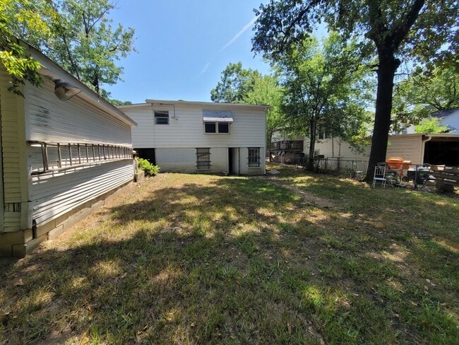 Building Photo - Home in Hot Springs