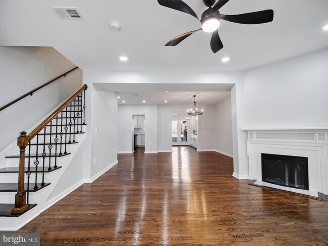 Building Photo - 4107 4th St NW