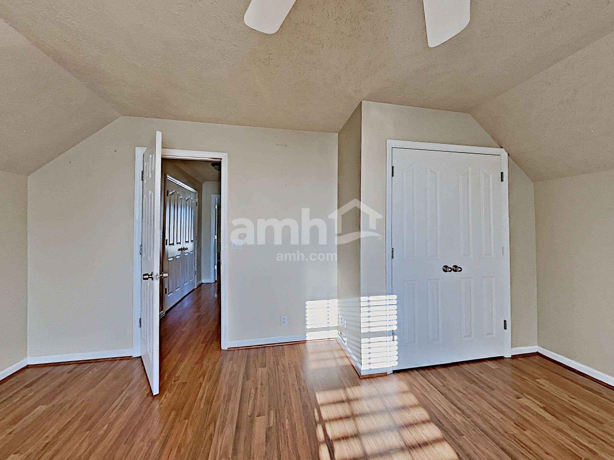 Building Photo - 2926 Windemere Dr