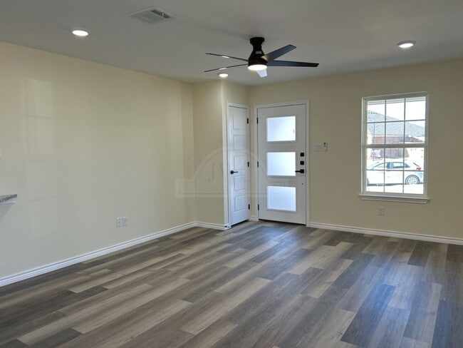 Building Photo - 5224 Rose Gdn Lp