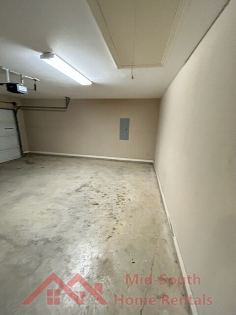 Building Photo - 8894 Smith Ranch Dr