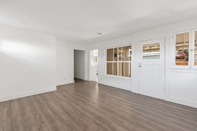 Building Photo - 1446 E Topeka St