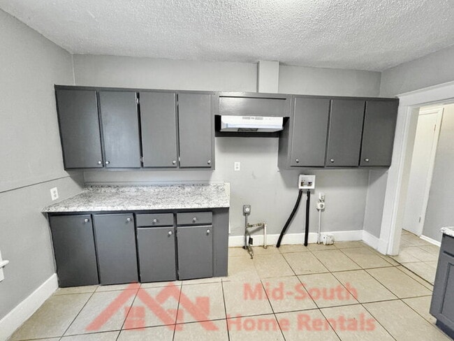 Building Photo - 3338 Coleman Ave