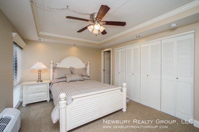 Building Photo - Stunning Two-Bedroom Apartment