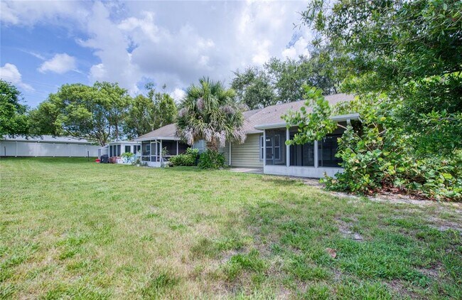 Building Photo - 2390 Bentley Dr