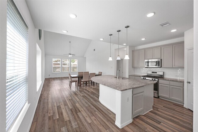 Building Photo - 29897 Dovetail Blf Ln