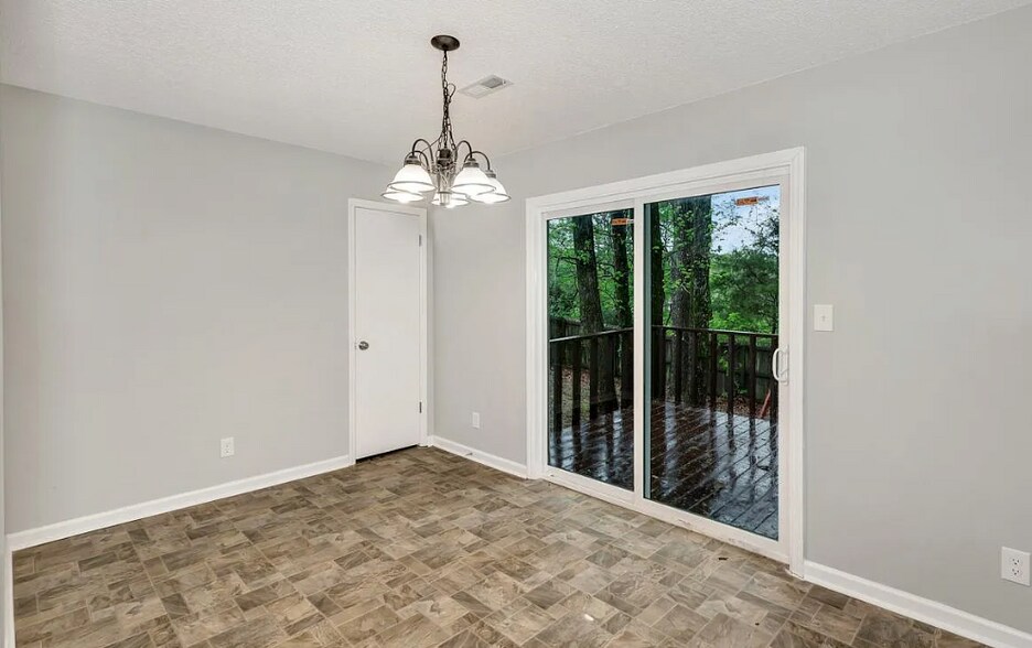 Building Photo - 3909 Fair Oak Ln SW