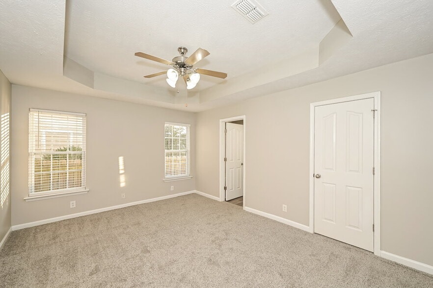 Building Photo - 8864 Cressent Glen Ct