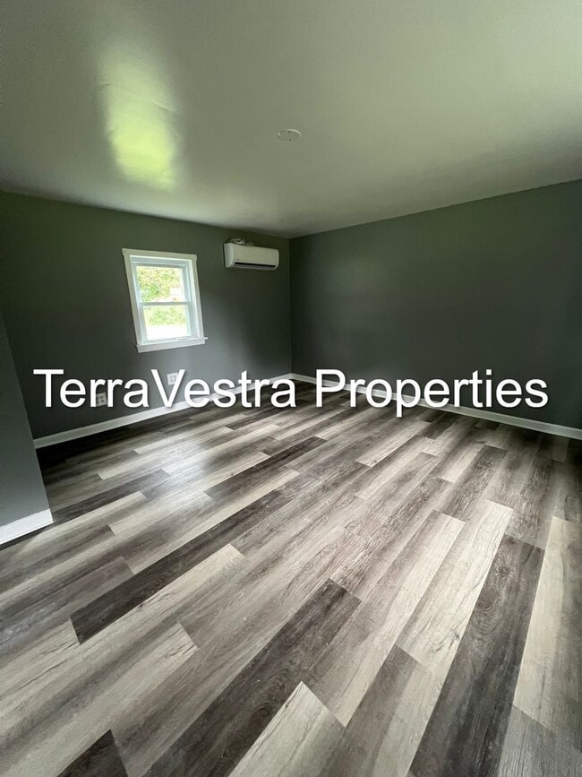 Building Photo - 3 Bed in Williamstown! Eligible for $500 S...