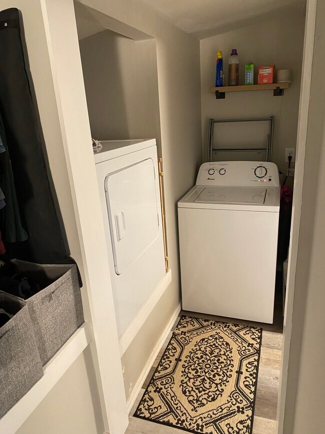 Building Photo - 1129 Pleasant Ave