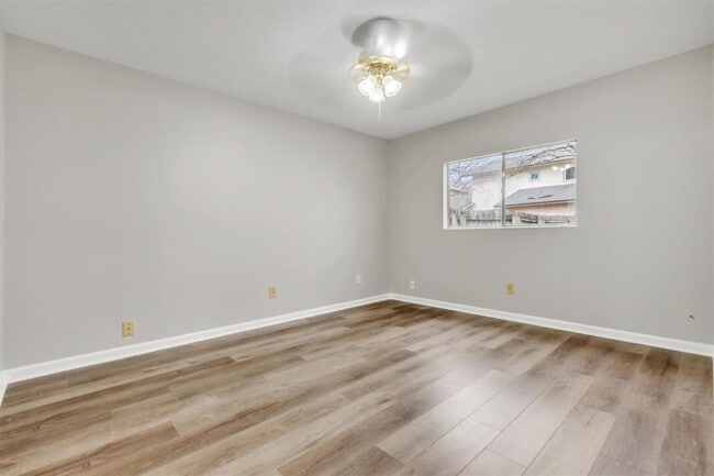 Building Photo - 720 Decker Prairie Dr