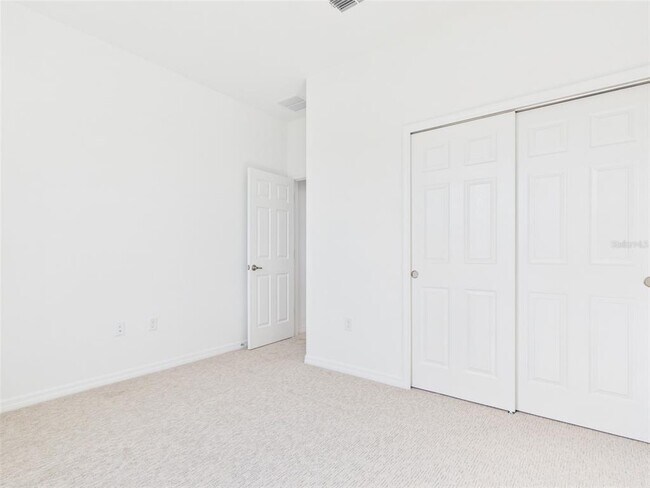 Building Photo - 5824 SW 70th Ave