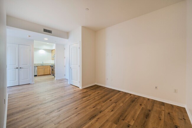 Building Photo - Glencoe Avenue (4050)
