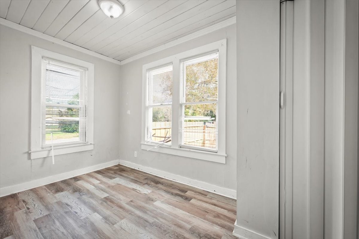 Building Photo - 250 Vernis Ave