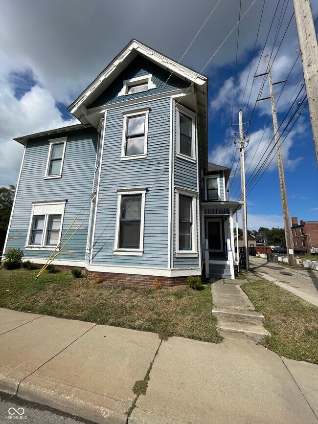 Primary Photo - 412 E 16th St